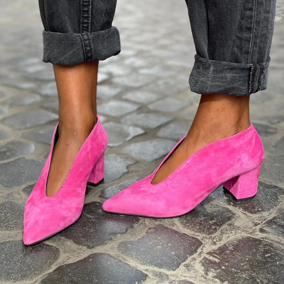 Women's Fashion Pointed-toe Slip-on Suede Oversized Shoes