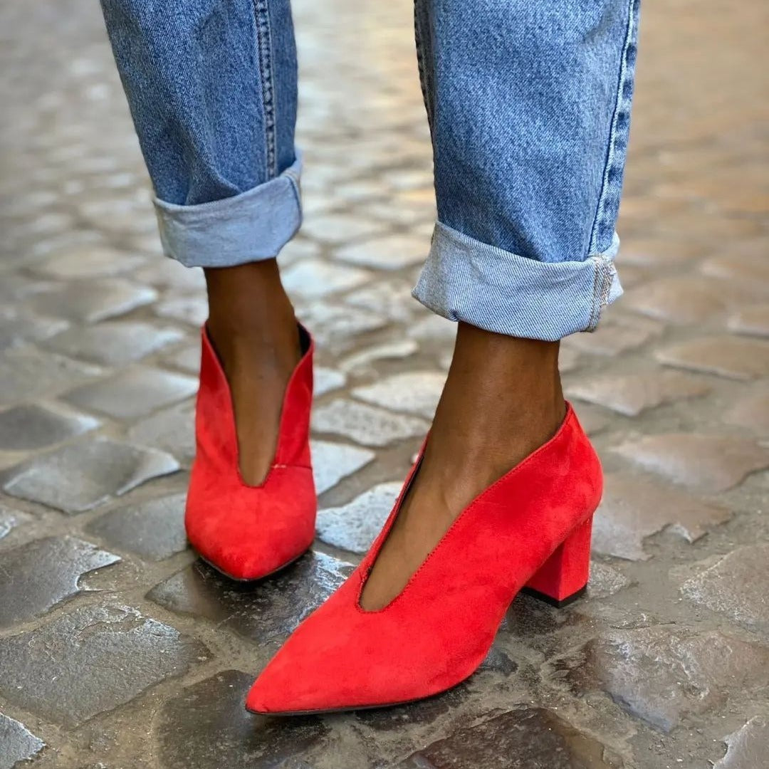 Women's Fashion Pointed-toe Slip-on Suede Oversized Shoes
